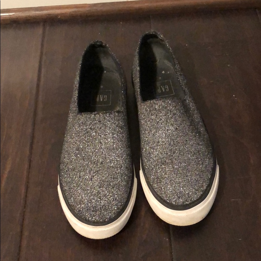 Black gap shoes
